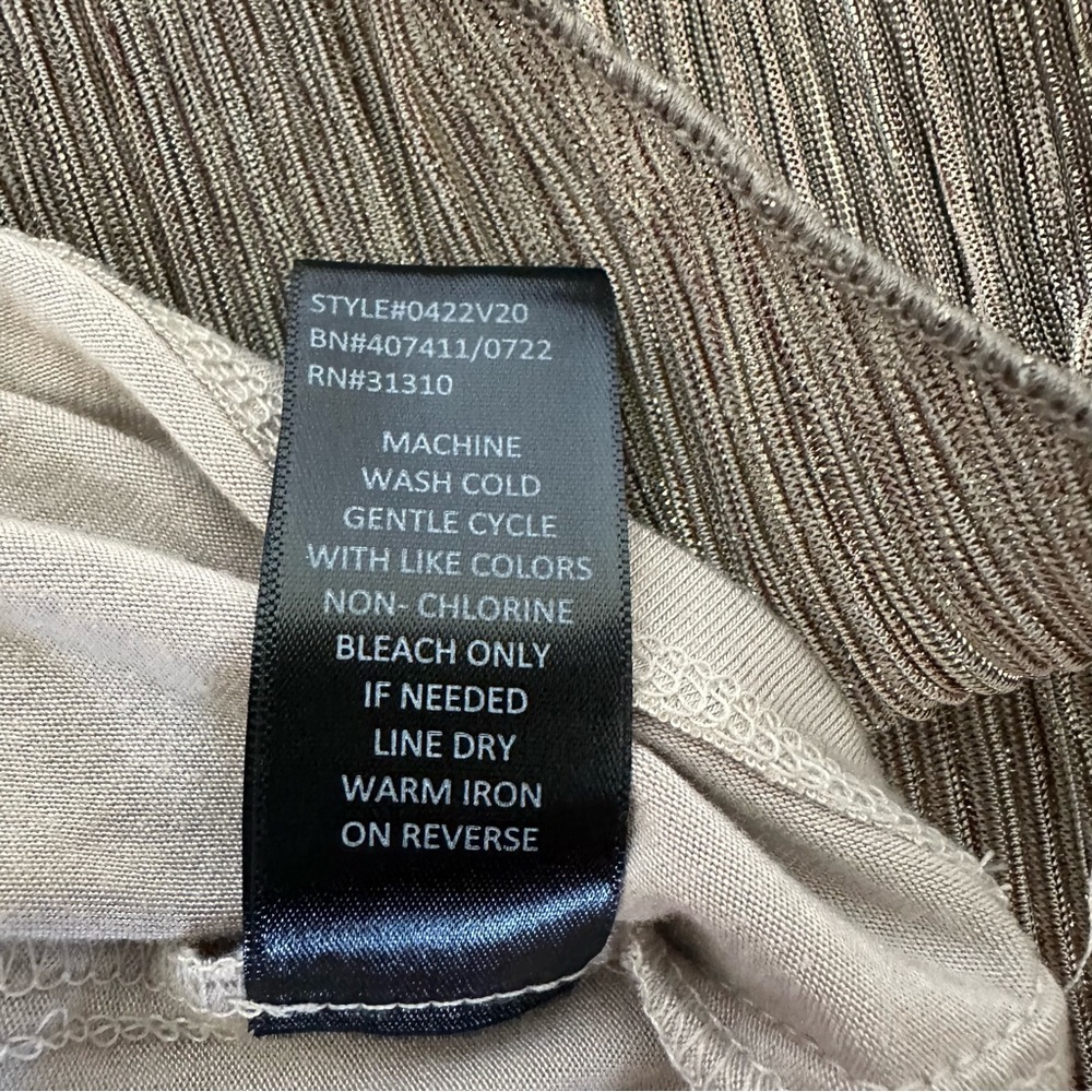 I.N. Studio Metallic Sheer V-Neck Tunic Champagne Size S NWT - Picture 12 of 12